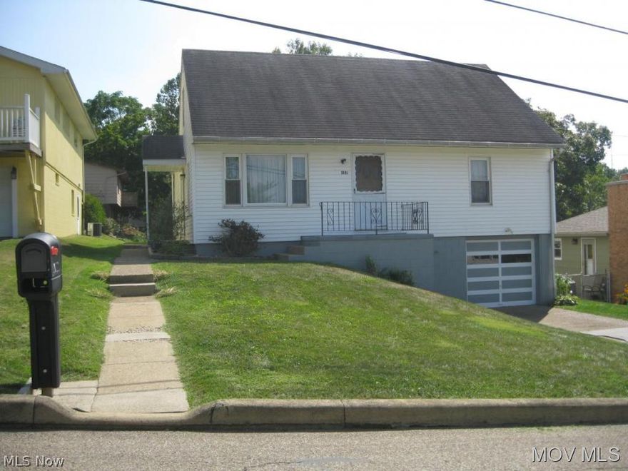 Nice 3 Bedroom, 2 Bath Home. Level Backyard. Spacious Dining Room with Storage Shelves in Closet-could be divided for another room, such as, an office.  Elem: Harmar Elementary School  Elem/Bus: Y  JrHigh: Marietta Middle School School  JrHigh/Bus: Y  High: Marietta High School  High/Bus: Y  Fire: CIT  Police: CTY  ;SQFT=Fin L1:1080, Fin L2:816, Fin Above:1816, Fin Total:1896, Unfin Bsmt:816, Unfin Above:816;GAR= 1 Car Built In;PRKG= Off Street