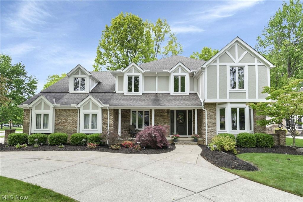 Photo of 25832 Briarwood Court, Westlake, OH 44145 (MLS # 5209828)