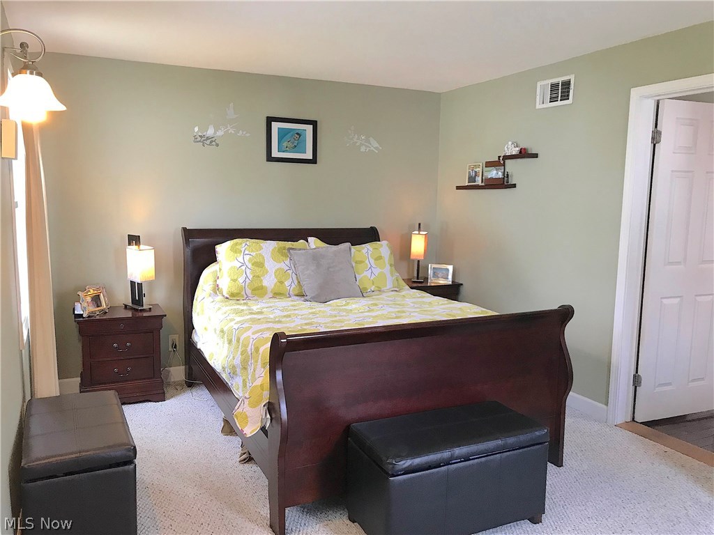 Montrose 02/Gay C Selbys - Residential