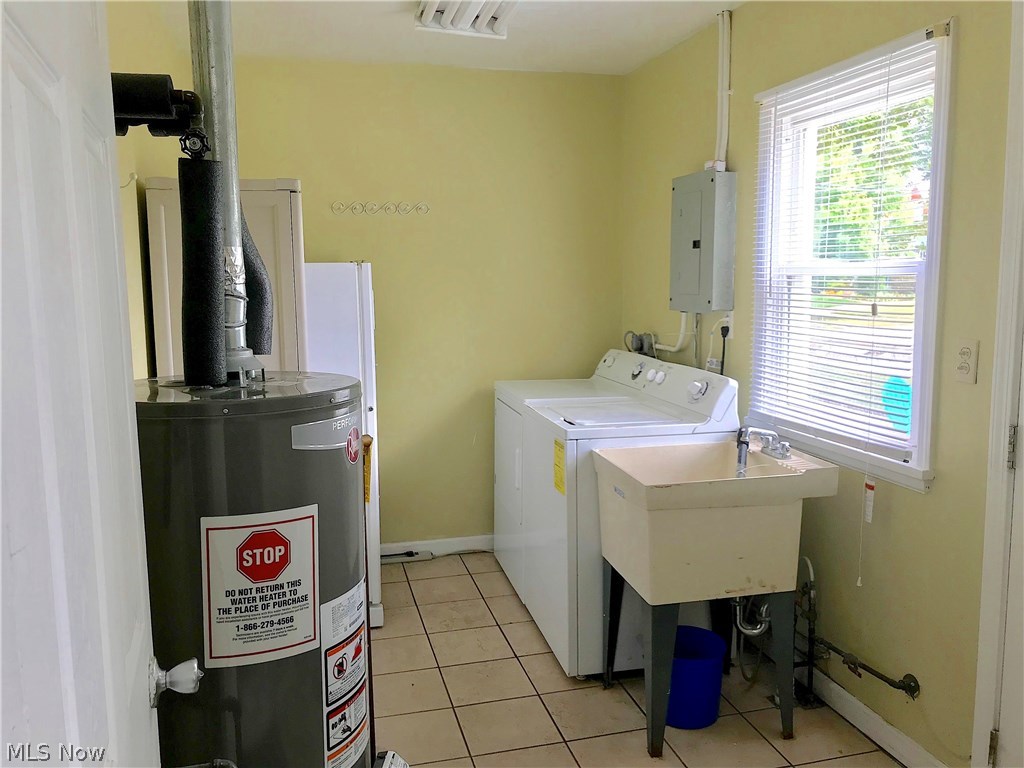 Montrose 02/Gay C Selbys - Residential