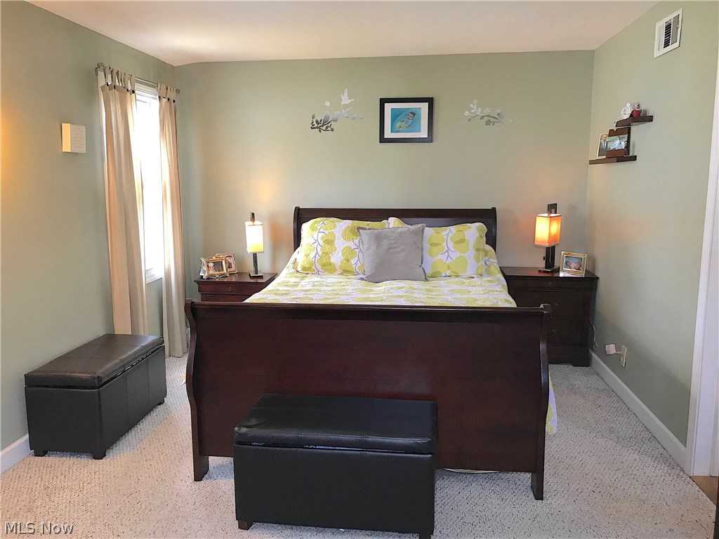 Montrose 02/Gay C Selbys - Residential