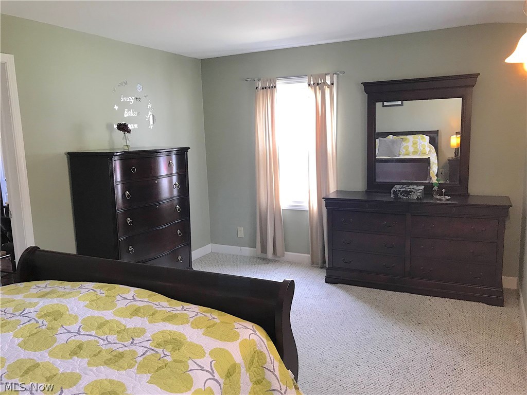 Montrose 02/Gay C Selbys - Residential