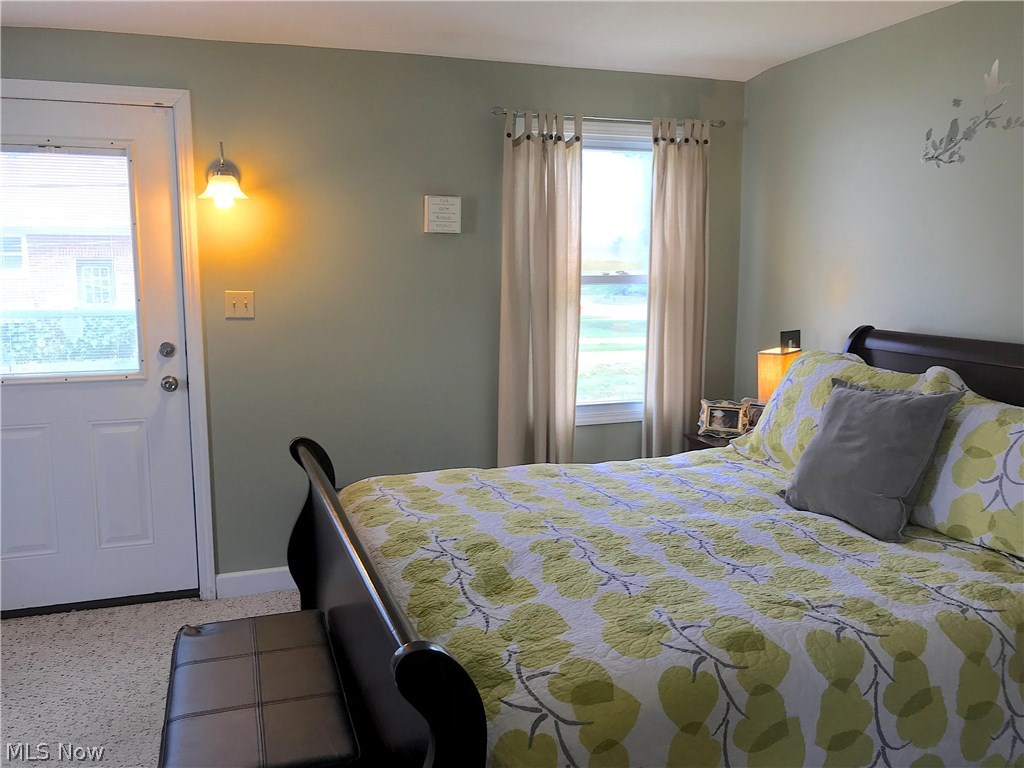 Montrose 02/Gay C Selbys - Residential