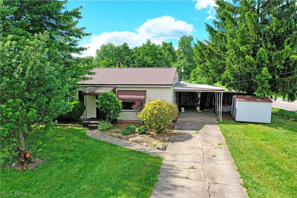 Photo of 2521 Beech Street, Girard, OH 44420 (MLS # 5217941)