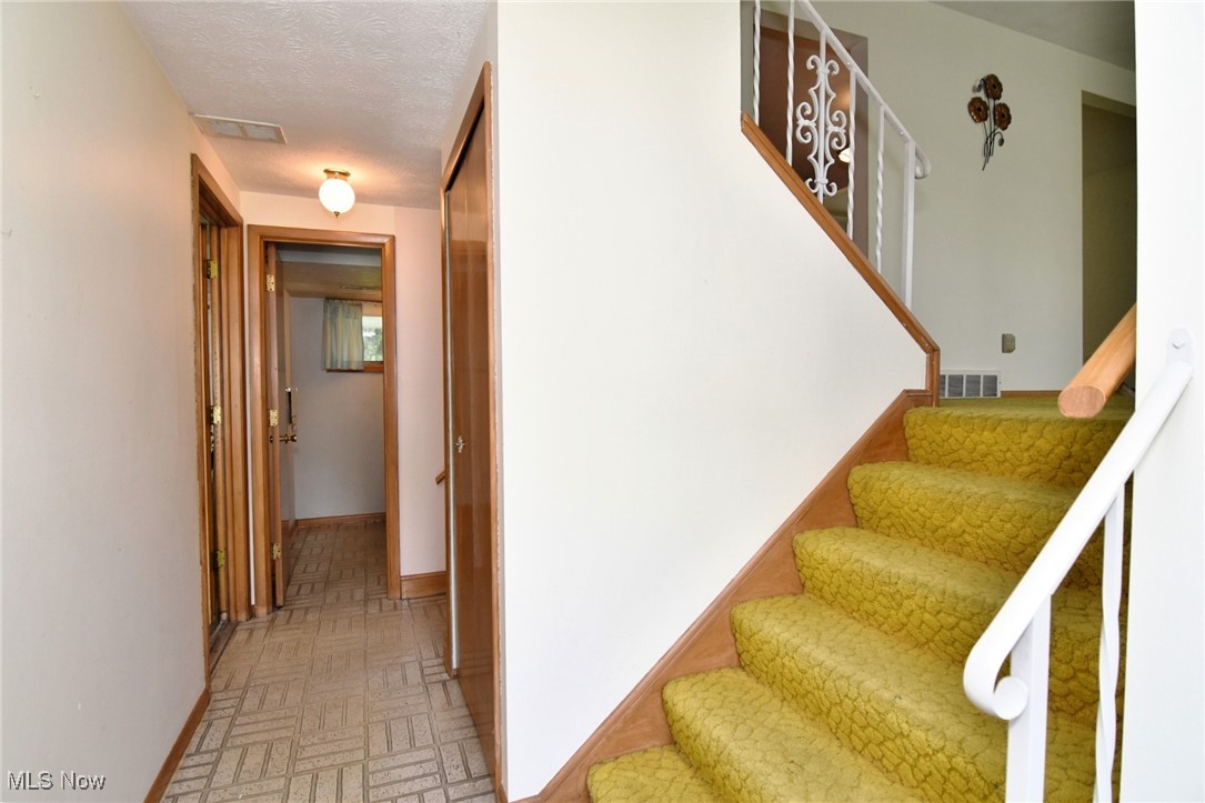 6531 Arbordale Avenue, Solon, Ohio image 4