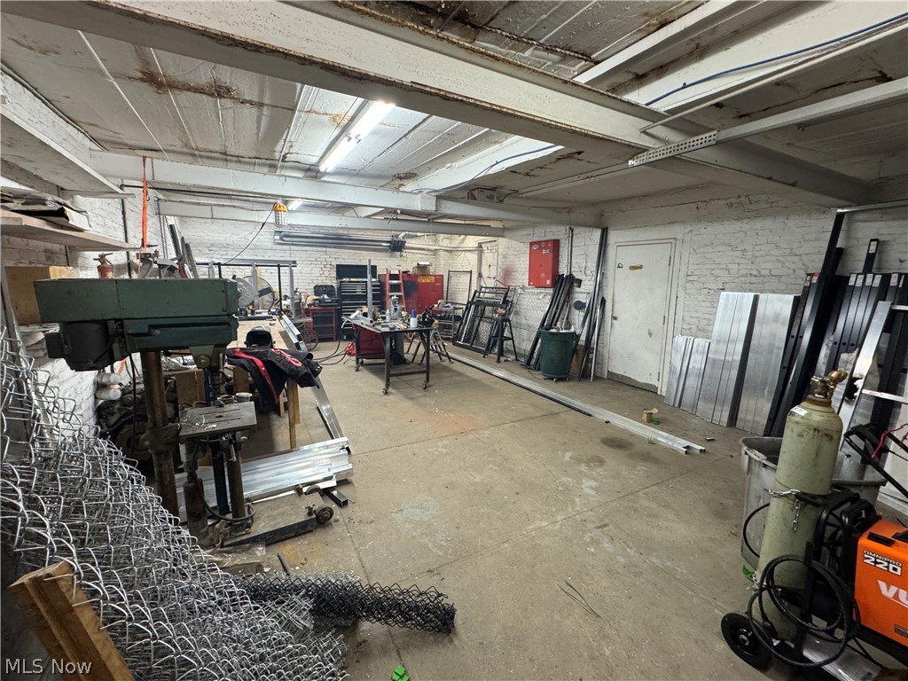 Portage 08 - Commercial Sale