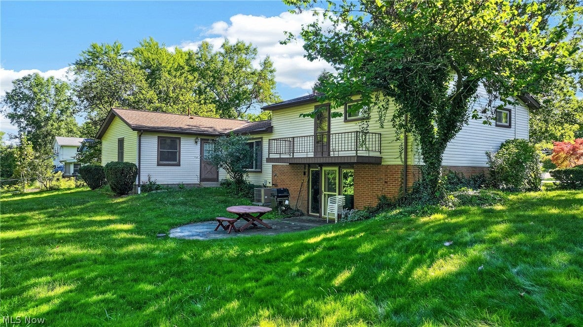 7686 Roselawn Drive