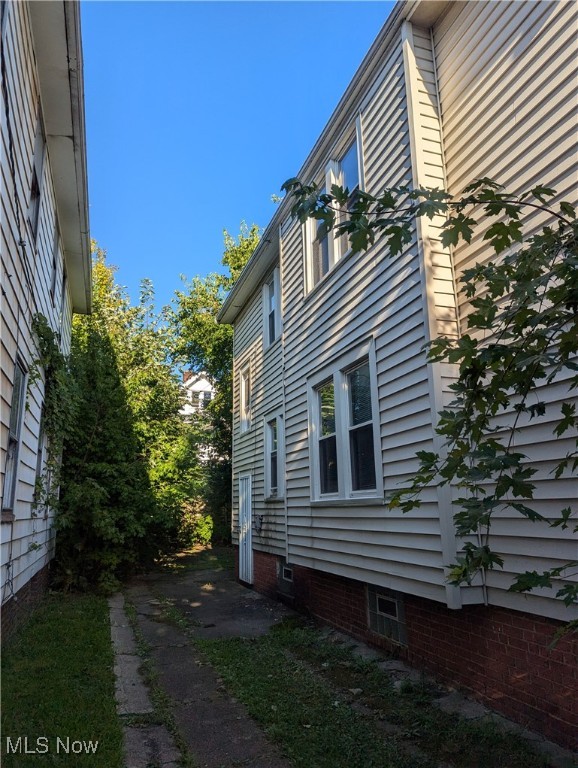 Lake Shr Blvd Sub/J Laron - Residential Income