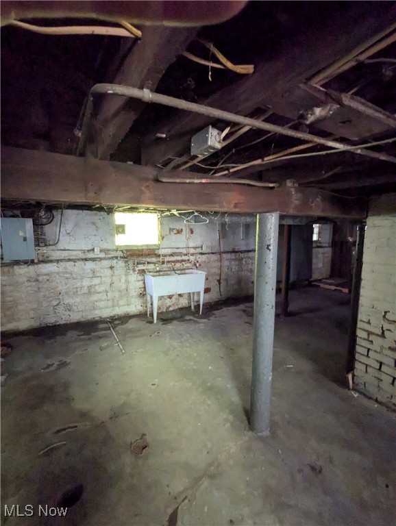 Lake Shr Blvd Sub/J Laron - Residential Income