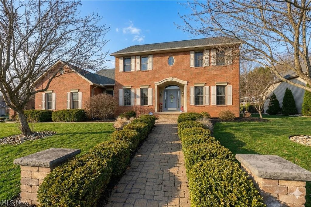 Photo of 806 Forrest Ridge Drive, Dover, OH 44622 (MLS # 5194242)