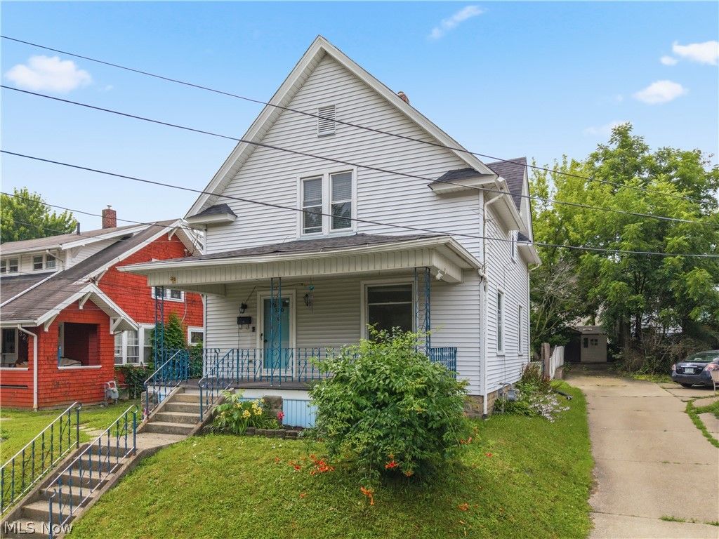 Photo of 330 W Market Street, Alliance, OH 44601 (MLS # 5225778)
