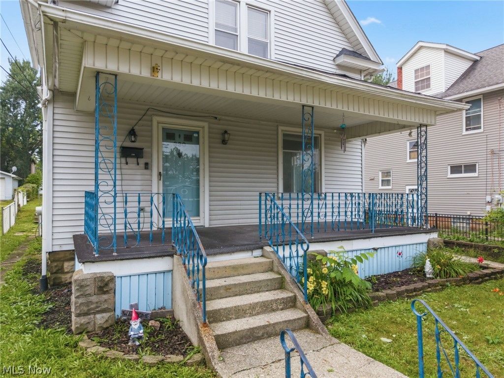 Photo of 330 W Market Street, Alliance, OH 44601 (MLS # 5225778)