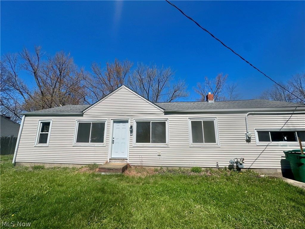 Photo of 7407 Hawk Avenue, Mentor, OH 44060 (MLS # 5206750)