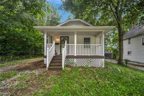 Photo of 1382 Honodle Avenue, Akron, OH 44305 (MLS # 5239354)