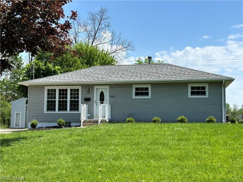 Homes For Sale - 526 Ridge Drive<br/> Medina, OH 44256