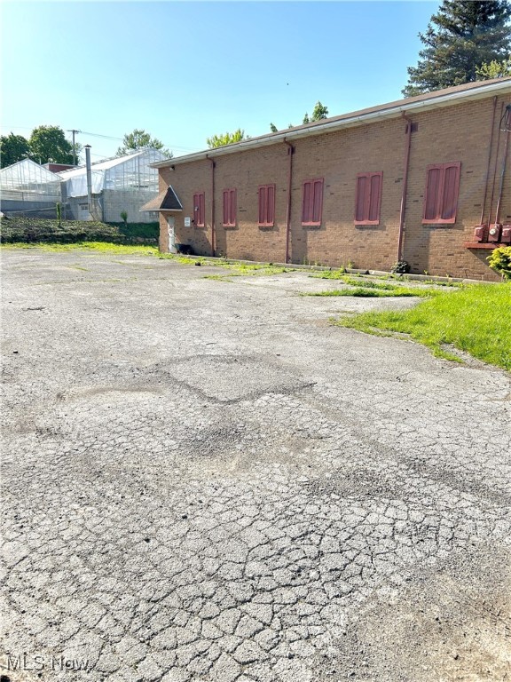 City/Youngstown - Commercial Sale