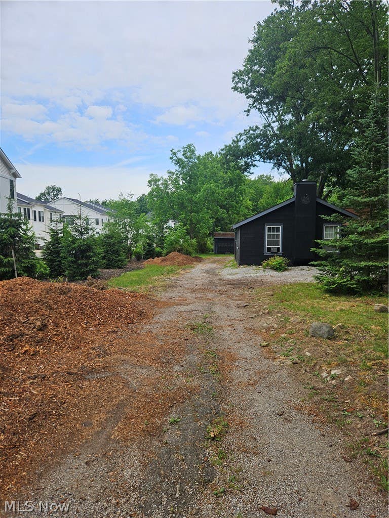 Photo of 31438 Center Ridge Road, Westlake, OH 44145 (MLS # 5218829)