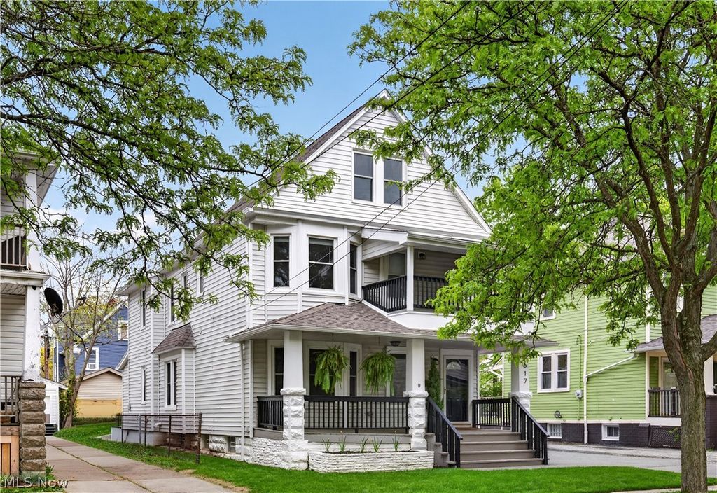 Photo of 1617 Larchmont Avenue, Lakewood, OH 44107 (MLS # 5204912)