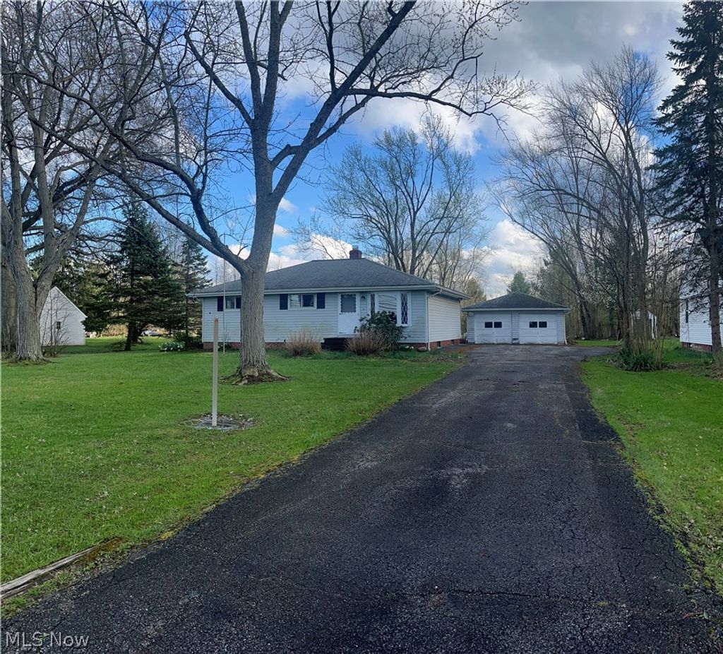 Photo of 33500 Arthur Road, Solon, OH 44139 (MLS # 5199369)