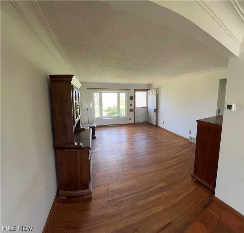 Photo of 33500 Arthur Road, Solon, OH 44139 (MLS # 5199369)