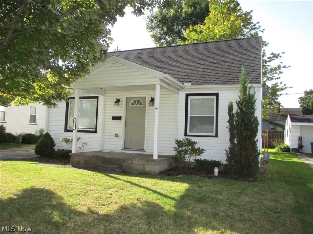 A beautiful and newly remodeled cape cod, with first floor living with a true master suite and first floor laundry. The large eat in kitchen has granite counter tops, stainless steel appliances, and ceramic flooring. There is plenty of natural daylight in the large living room. This home has newer carpeting, vinyl windows, vinyl siding, a dimensional shingle roof, and much more.