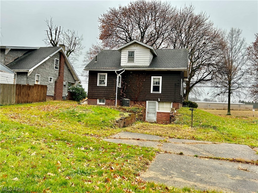 Downs & Hintons Acreage Allot - Residential