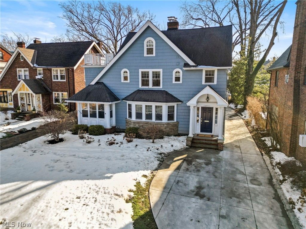 Photo of 12911 Lake Avenue, Lakewood, OH 44107 (MLS # 5187066)