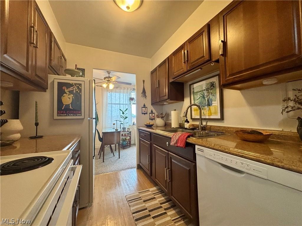 Lake House - Residential