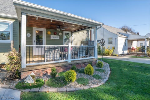Tiny photo for 5372 Beacon Road, Lyndhurst, OH 44124 (MLS # 5254860)