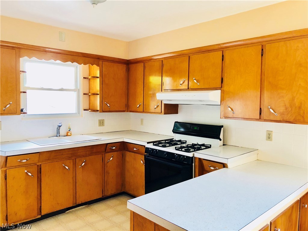 Lakeview Knolls - Residential Lease