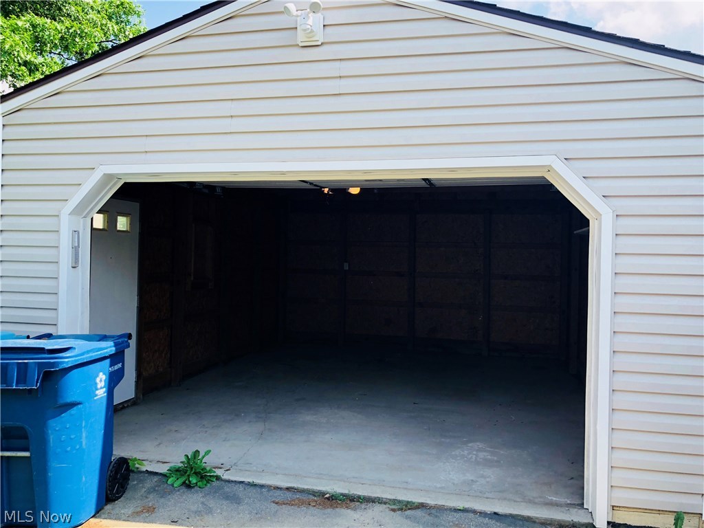 Lakeview Knolls - Residential Lease