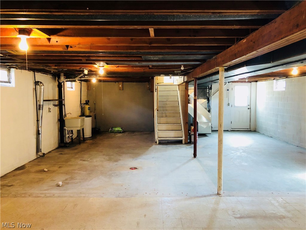 Lakeview Knolls - Residential Lease