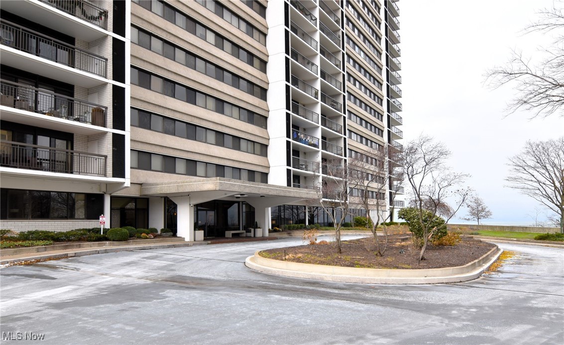 12550 Lake Avenue #505, Lakewood, Ohio image 2