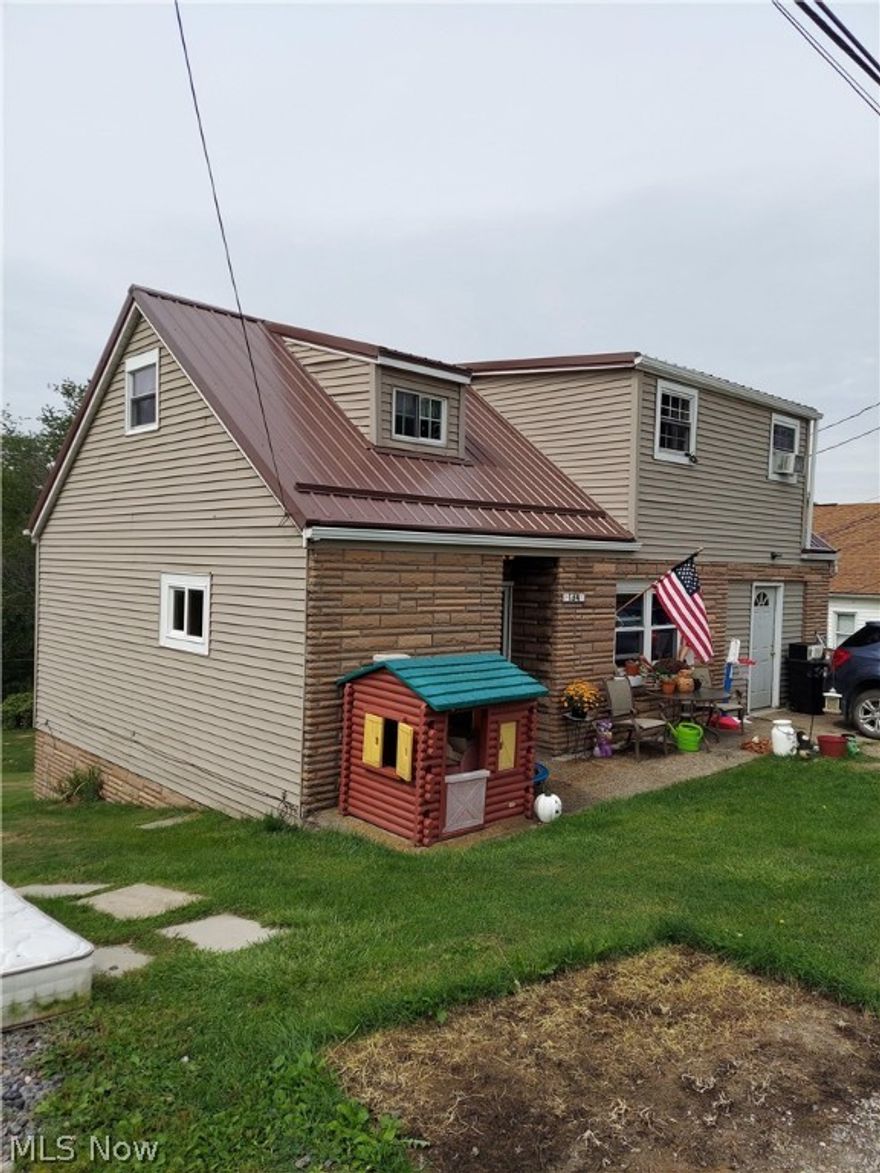 Investors opportunity! 2 houses for the price of 1! Front house has 3 bedrooms, 1 bathroom, first floor laundry, new metal roof and new hot water tank 2020. House in rear has 2 bedrooms, 1 bathroom. New hot water tank 2020. House and deck have recently been painted.