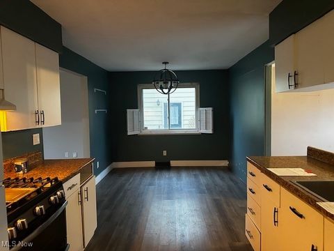 Tiny photo for 399 Ridgewood Drive, Eastlake, OH 44095 (MLS # 5178836)