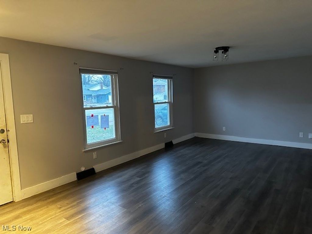 Photo of 399 Ridgewood Drive, Eastlake, OH 44095 (MLS # 5178836)