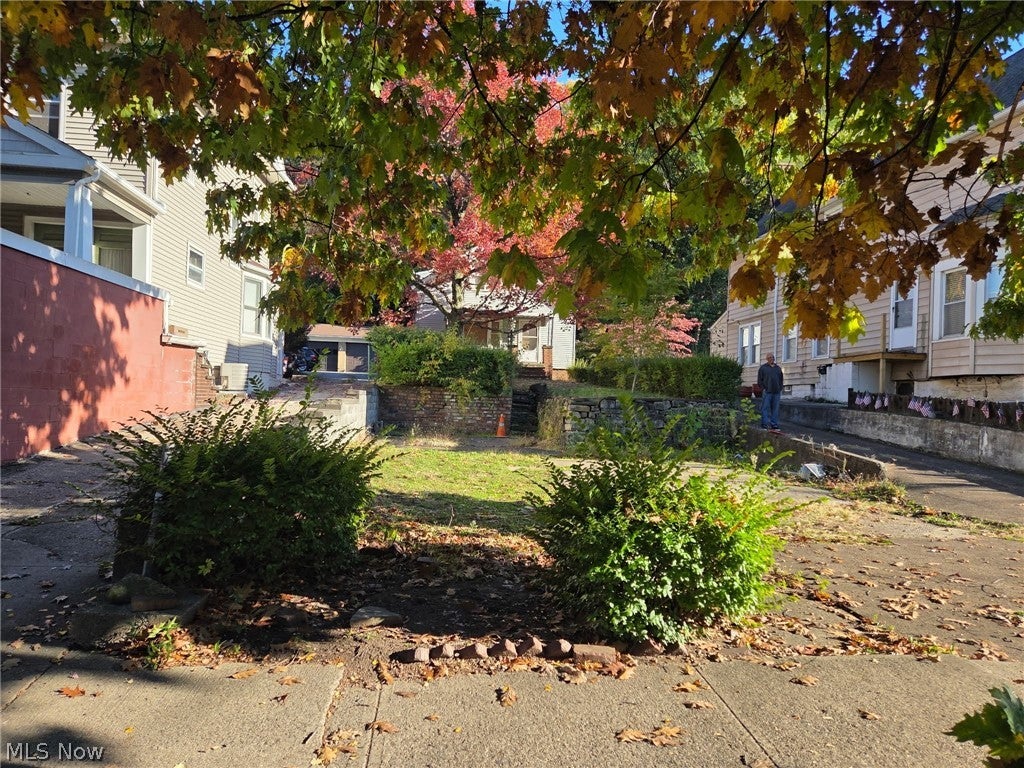 2211 Murray Hill Road