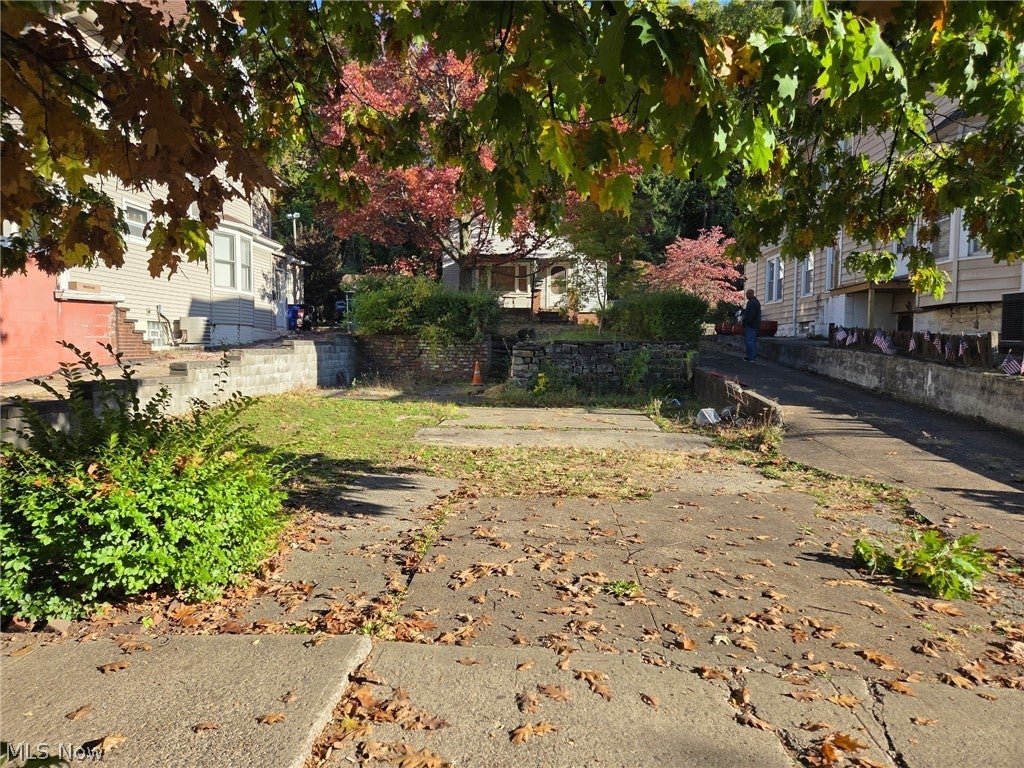 2211 Murray Hill Road