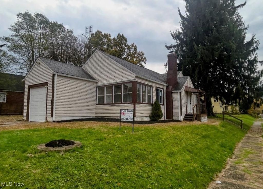 Photo of 1540 Miami Court NE, Canton, OH 44714 (MLS # 5164766)