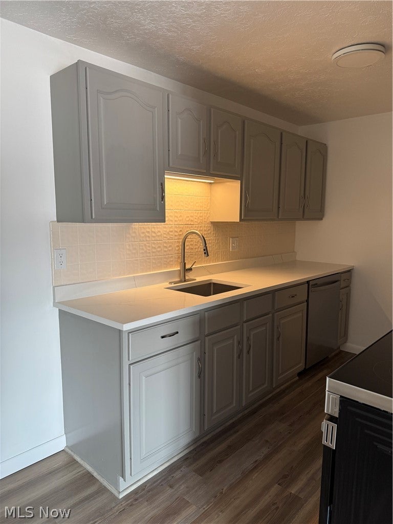 9911 Sunrise Boulevard Q10