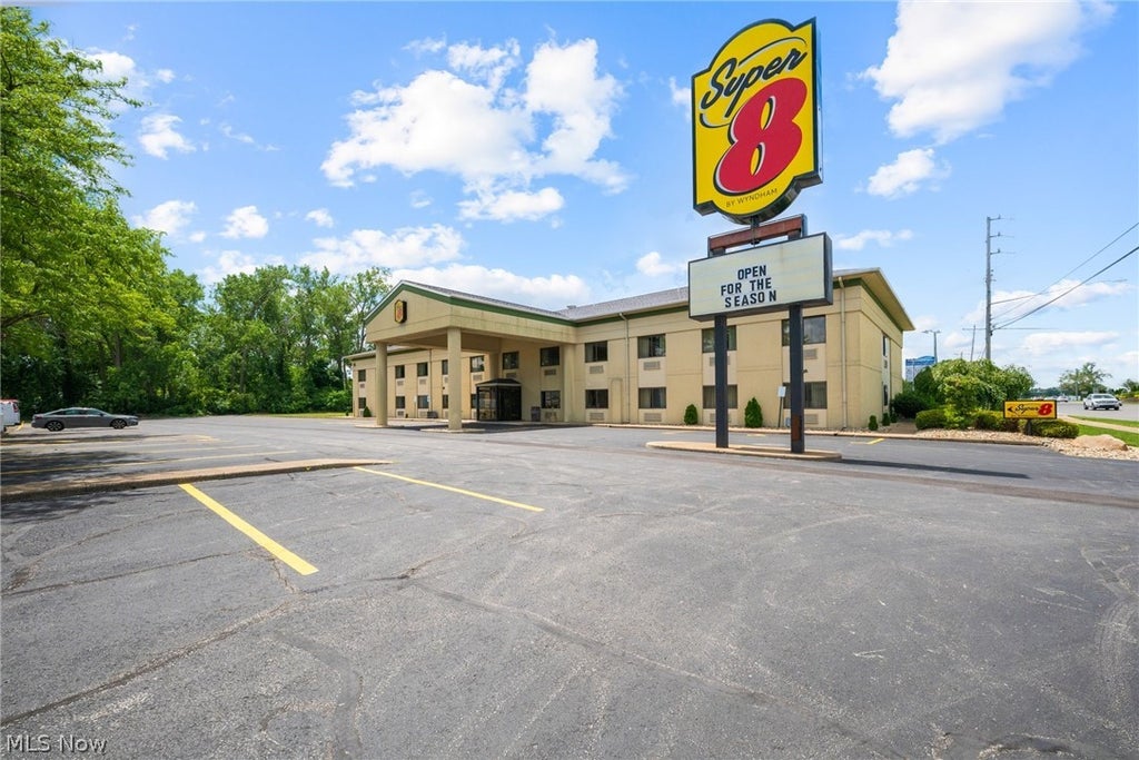 Photo of 1704 E Perry Street, Port Clinton, OH 43452 (MLS # 5219818)