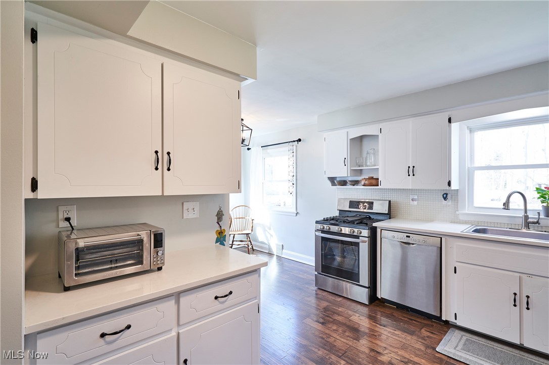 Mayfield Village, Ohio 44143, United States, 3 Bedrooms Bedrooms, ,2 BathroomsBathrooms,Residential,Contingent,92670