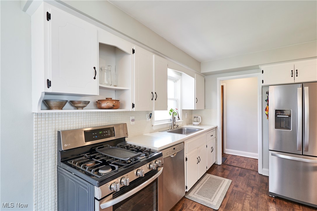 Mayfield Village, Ohio 44143, United States, 3 Bedrooms Bedrooms, ,2 BathroomsBathrooms,Residential,Contingent,92670