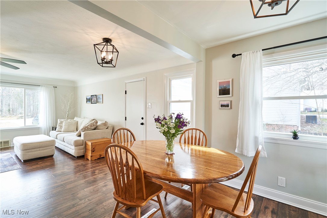 Mayfield Village, Ohio 44143, United States, 3 Bedrooms Bedrooms, ,2 BathroomsBathrooms,Residential,Contingent,92670