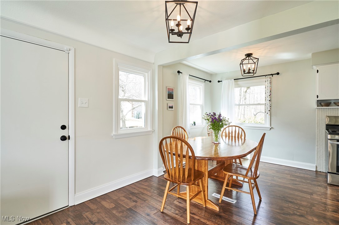 Mayfield Village, Ohio 44143, United States, 3 Bedrooms Bedrooms, ,2 BathroomsBathrooms,Residential,Contingent,92670