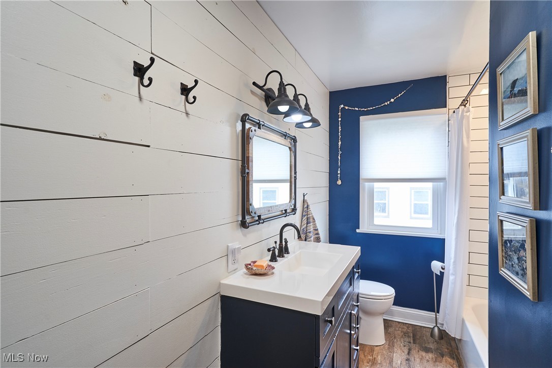 Mayfield Village, Ohio 44143, United States, 3 Bedrooms Bedrooms, ,2 BathroomsBathrooms,Residential,Contingent,92670