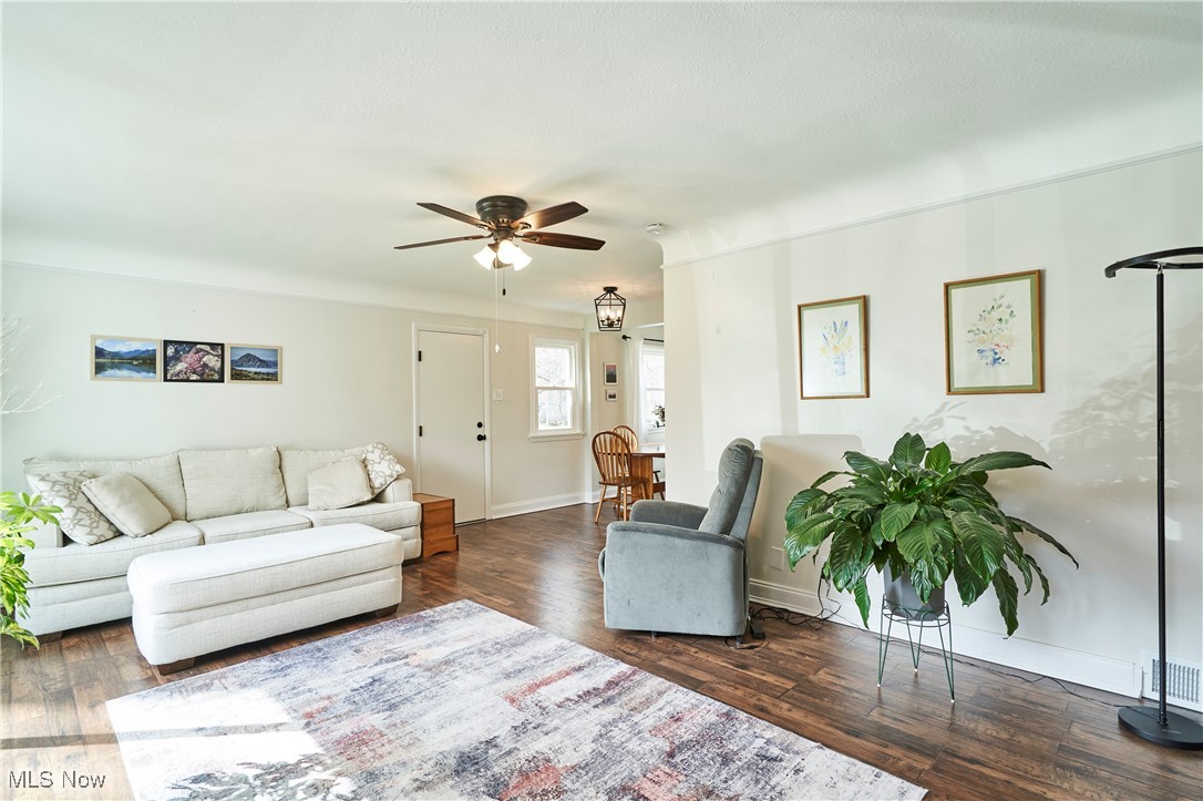 Mayfield Village, Ohio 44143, United States, 3 Bedrooms Bedrooms, ,2 BathroomsBathrooms,Residential,Contingent,92670