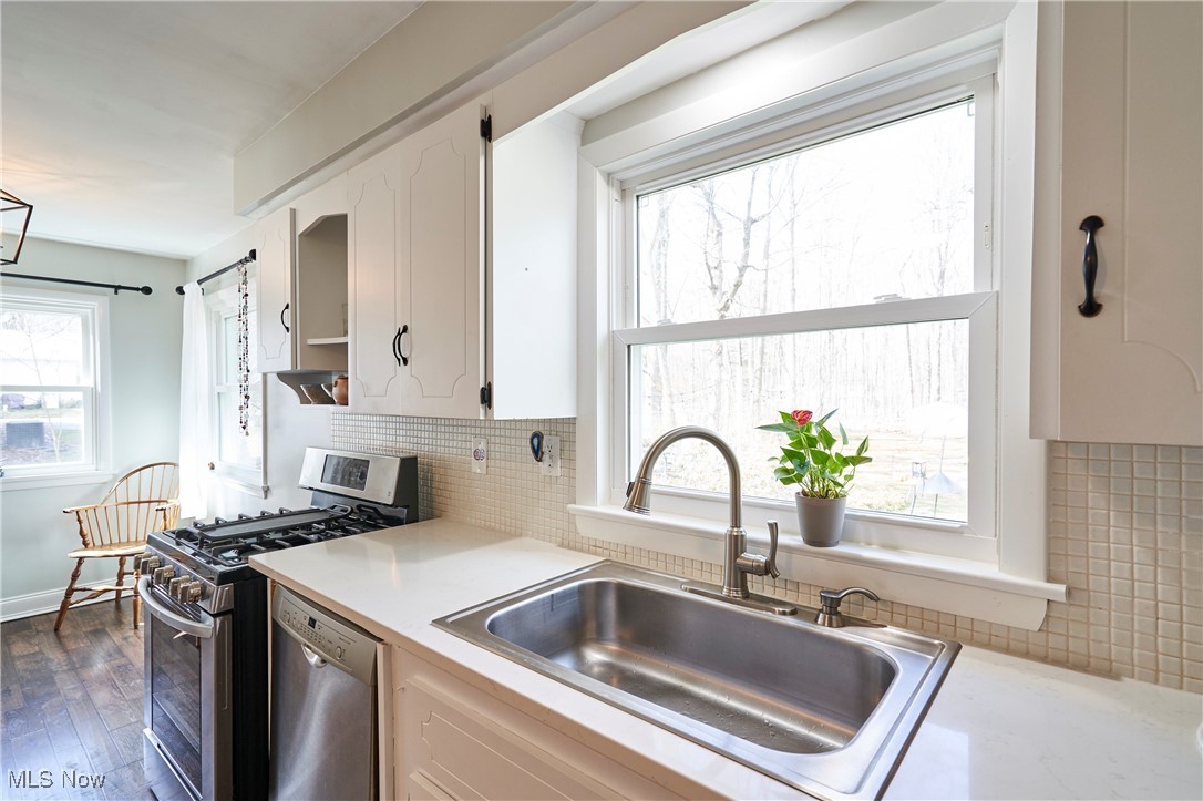 Mayfield Village, Ohio 44143, United States, 3 Bedrooms Bedrooms, ,2 BathroomsBathrooms,Residential,Contingent,92670