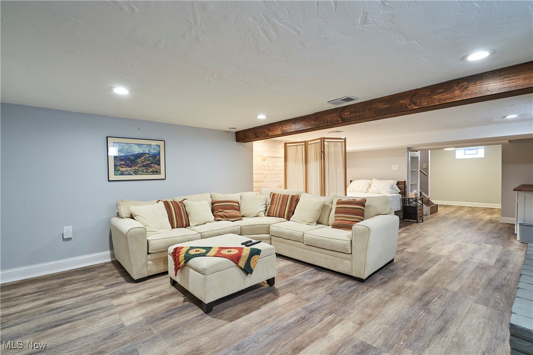 Mayfield Village, Ohio 44143, United States, 3 Bedrooms Bedrooms, ,2 BathroomsBathrooms,Residential,Contingent,92670