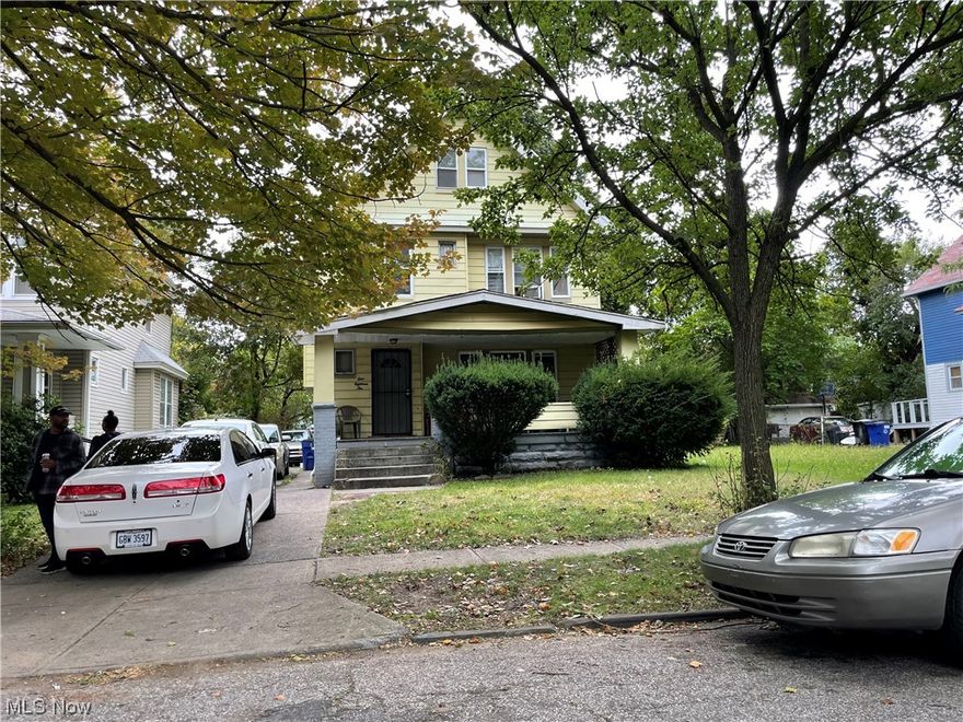 Large 3 bedroom colonial. Currently rented at 800 per month.